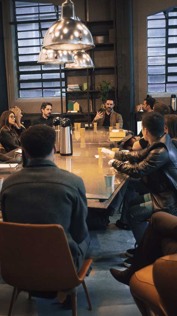 <p><span style="font-weight: 300;">conduzimos cada projeto com governança, escopo definido e responsabilidade sobre as entregas acordadas.</span></p>
